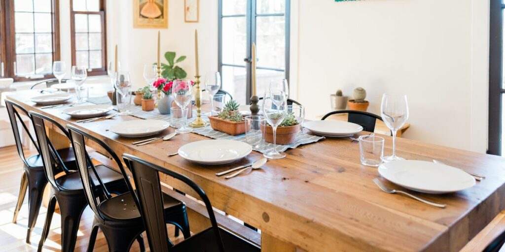 Table d'hôtes : avantages et inconvénients